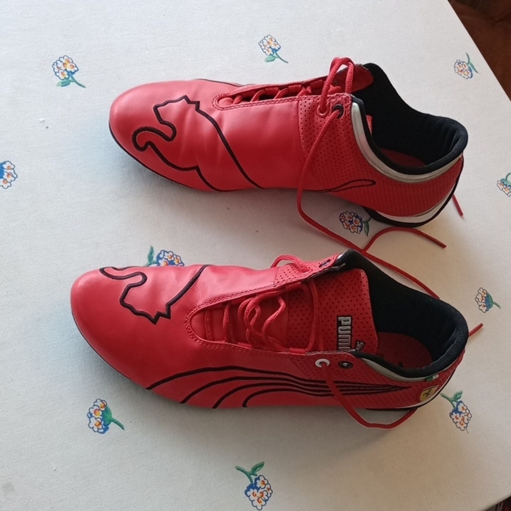 Puma Future Cat Ferrari Red Driving Shoes. 9 1/2. Used.